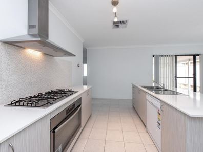 48 Revitalise Circuit, Craigie WA 6025