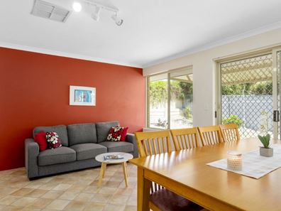 1 Allamanda Way, Halls Head WA 6210