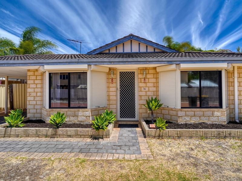 16 Bates Loop, Lockridge