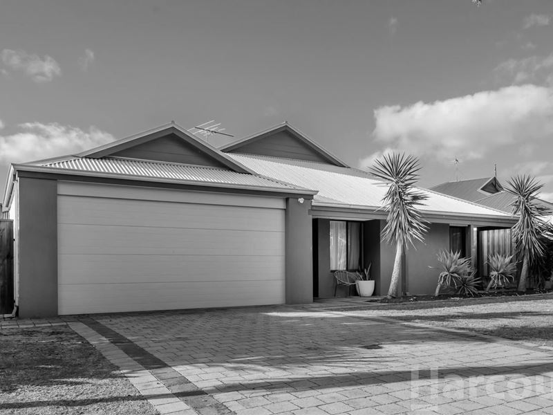 61 Karon Vista, Halls Head WA 6210