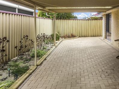 8 Whitchurch Road, Redcliffe WA 6104