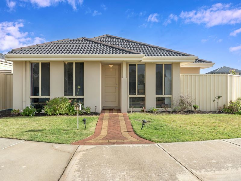 12 Middle Parkway, Canning Vale