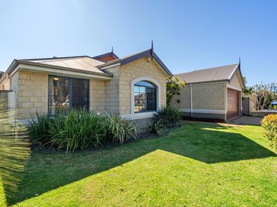 17 Waterview  Parade, Southern River WA 6110