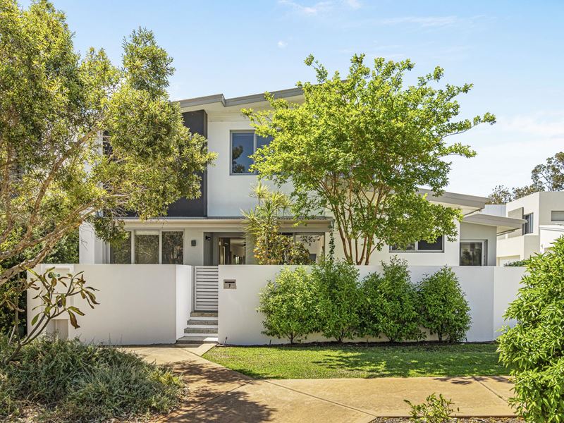 9 Champion Crescent, Floreat