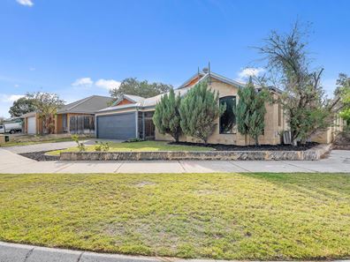 2 Gladman Pass, Ellenbrook WA 6069