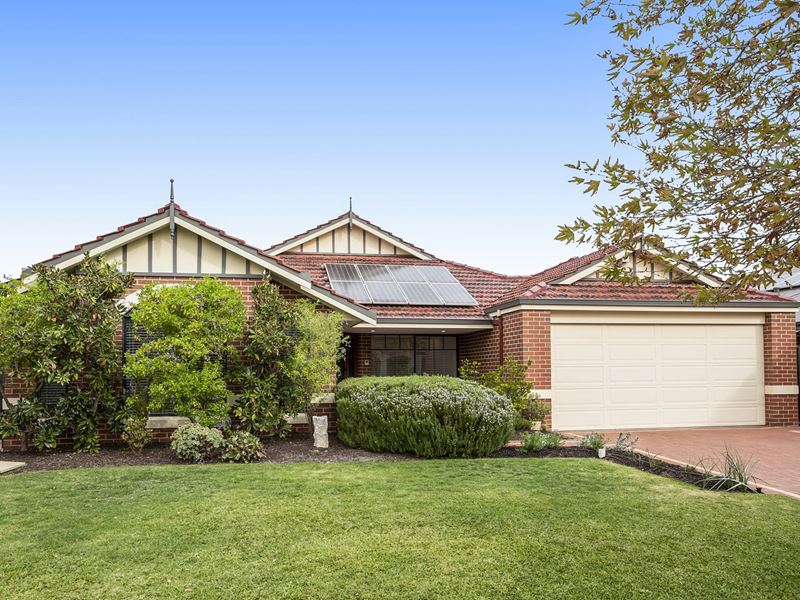 14 Octagon Gardens, Aveley