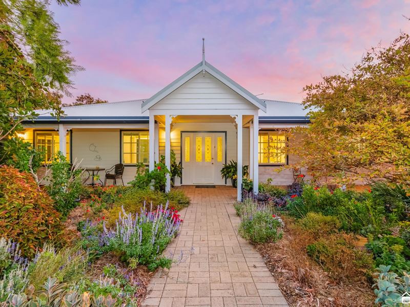 11 Woodstock Place, Darling Downs