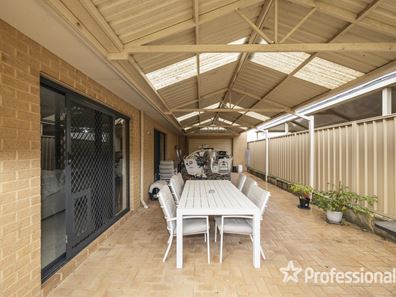 7 Llewellyn Way, Two Rocks WA 6037