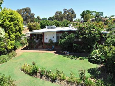 95 Robinson  Street, Gingin WA 6503