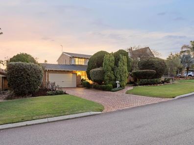 10 Quarndon Close, Carine WA 6020