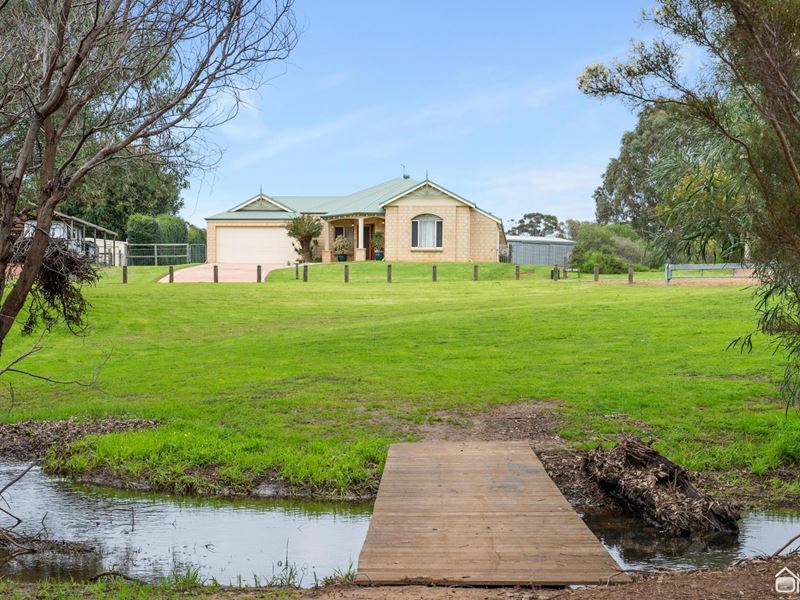 18 Lazenby Drive, Byford WA 6122