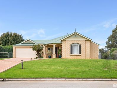 18 Lazenby Drive, Byford WA 6122