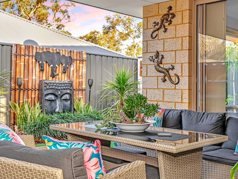 4 Blanche Crescent, Lakelands