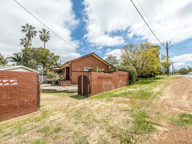 1 McNess Road, Kalamunda WA 6076