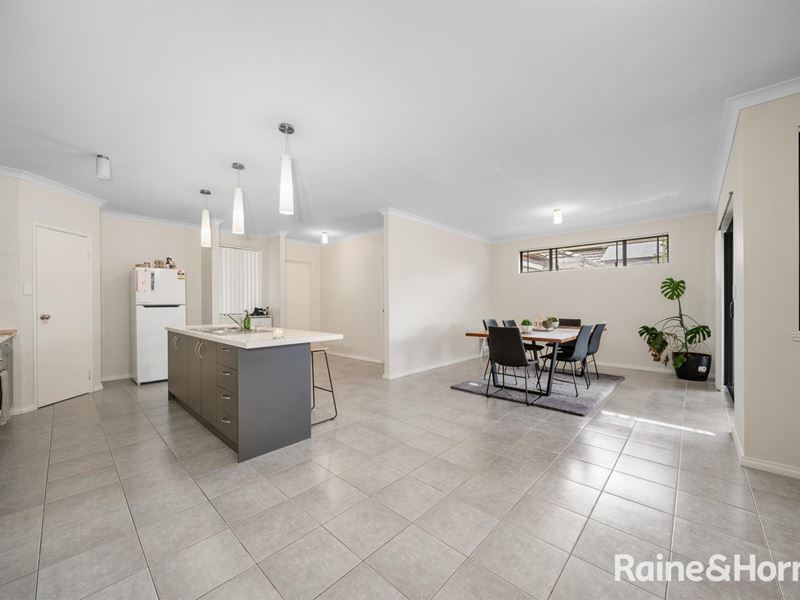 5 Yarwood Nook, Aveley