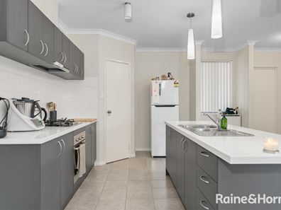 5 Yarwood Nook, Aveley WA 6069