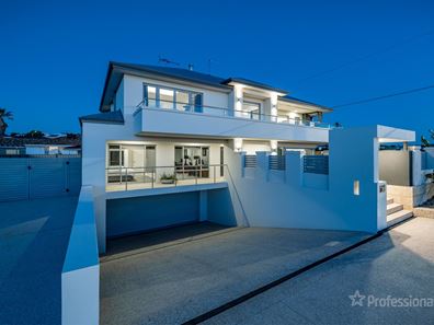 2 Mcpharlin Avenue, Quinns Rocks WA 6030