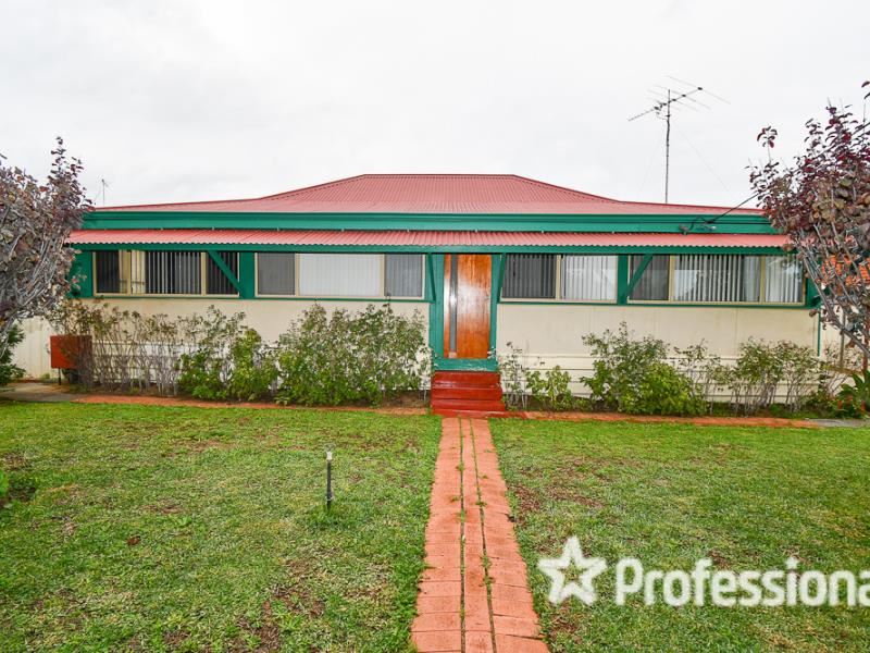 8 Kitchener Street, Dudley Park WA 6210