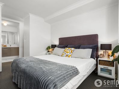 8 Aquamarine Parade, Treeby WA 6164