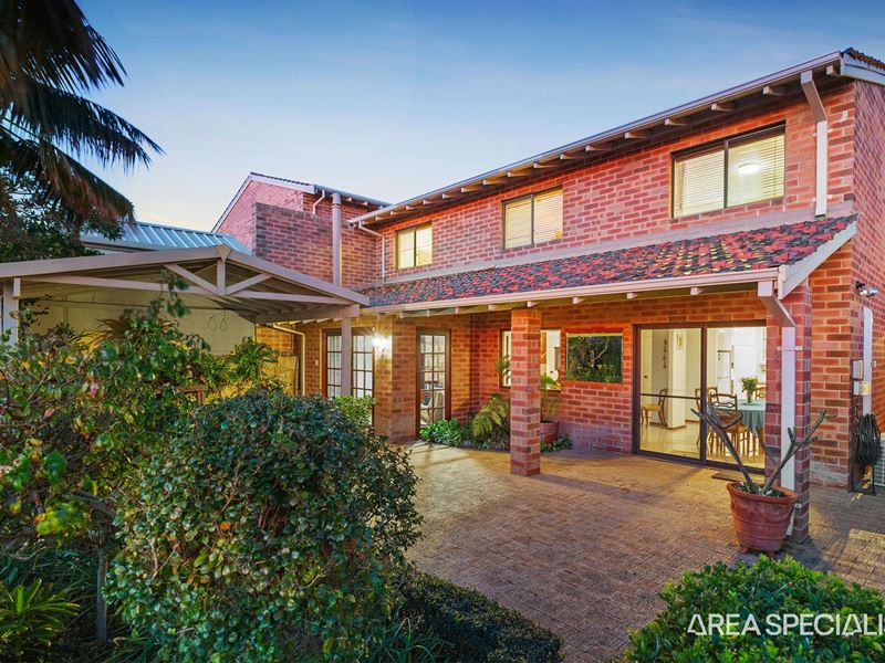 16/4 Perina Way, City Beach WA 6015