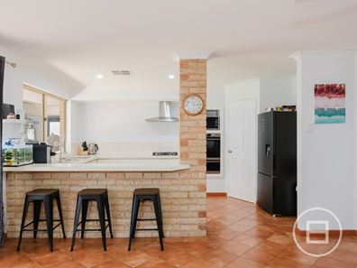 12 Shanto Court, Dudley Park WA 6210