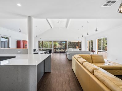 16 Kruger Loop, South Yunderup WA 6208