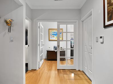 24 Winslow Crest, Lakelands WA 6180