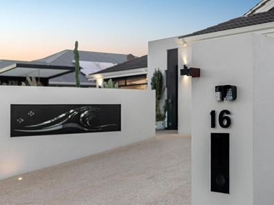 16 Riceflower Boulevard, Halls Head WA 6210