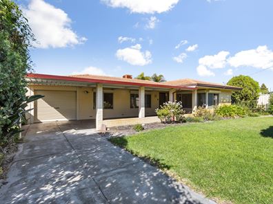 6 Flinds Place, Lynwood WA 6147