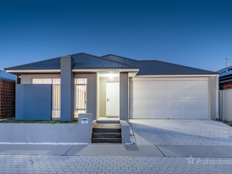 6 Prussian Way, Eglinton WA 6034