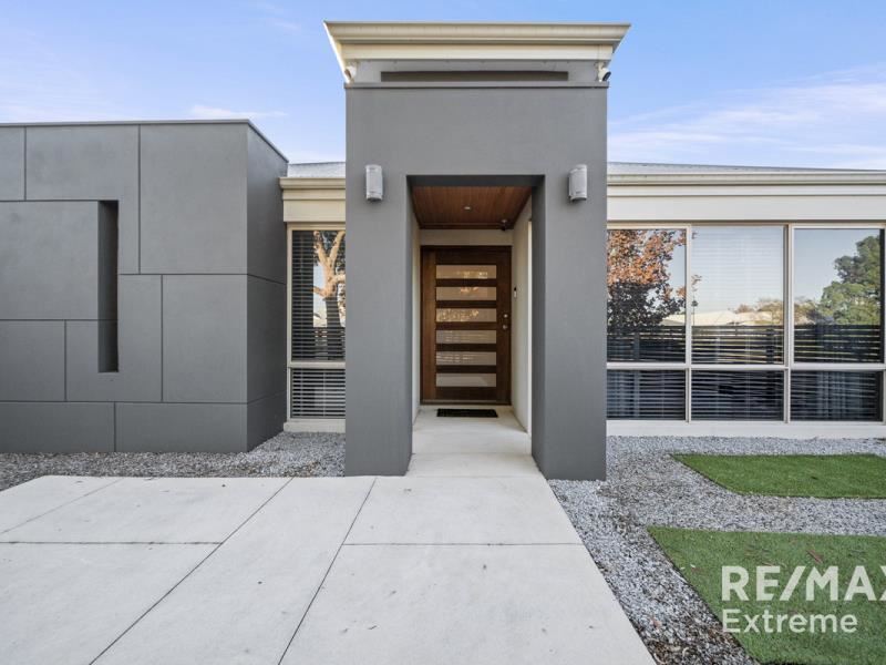 35 Porzana Boulevard, Tapping