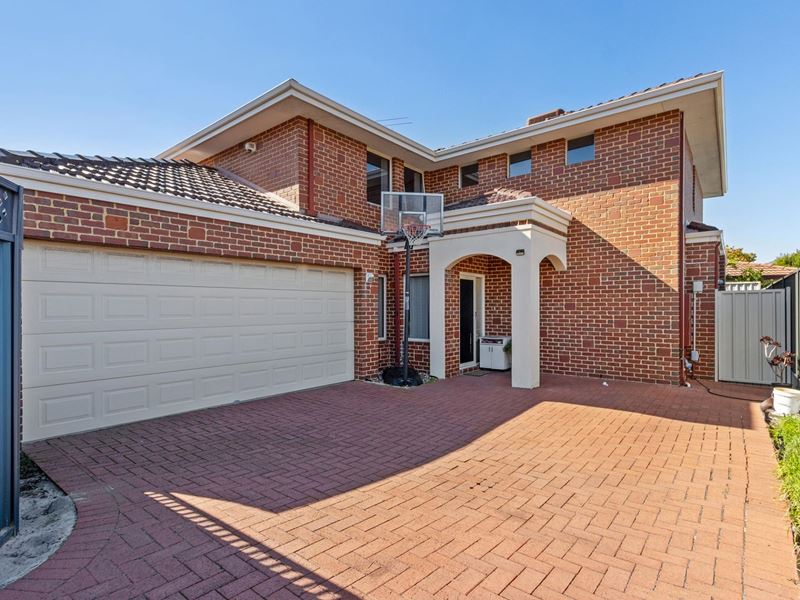 64A Moolyeen Road, Brentwood WA 6153