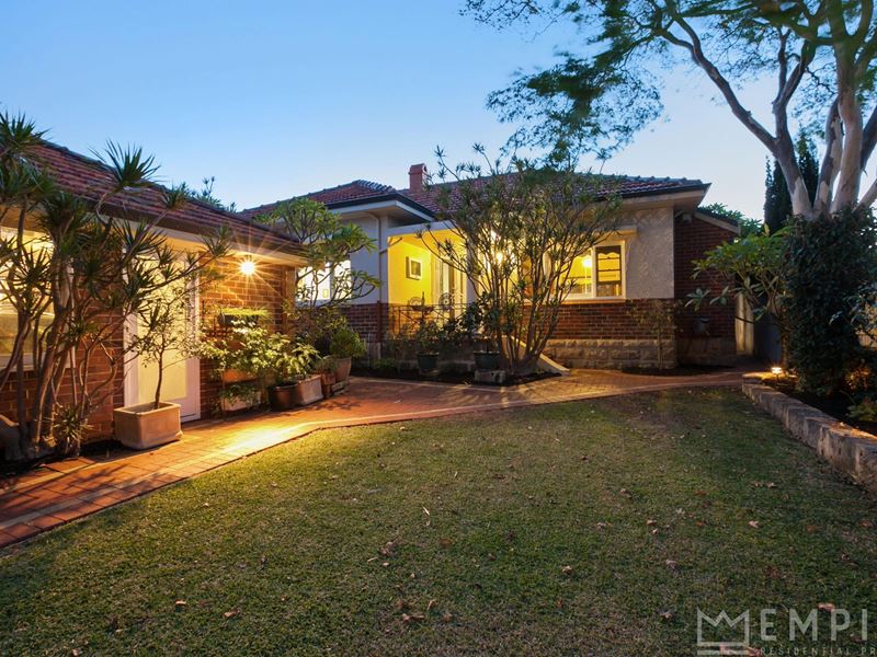 135 Moreing Road, Attadale WA 6156