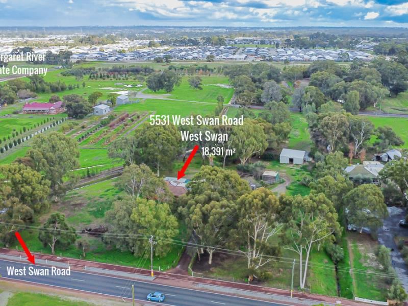 5531 West Swan Road, West Swan