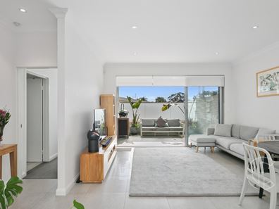 14/122 Kimberley Street, West Leederville WA 6007