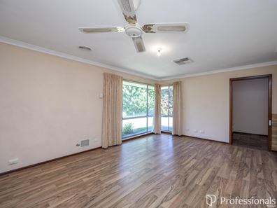 26 Edinburgh Road, Forrestfield WA 6058