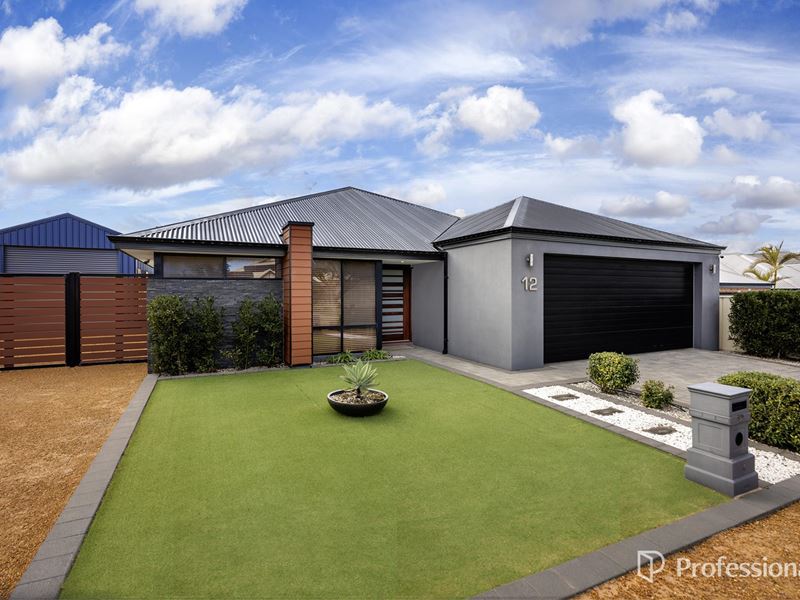 12 Flavio Crescent, Wandina