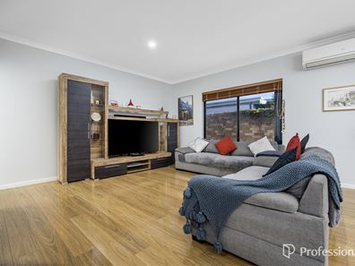 12 Flavio Crescent, Wandina WA 6530