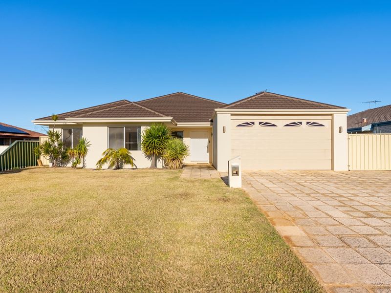 18 St Andrews Loop, Cooloongup WA 6168