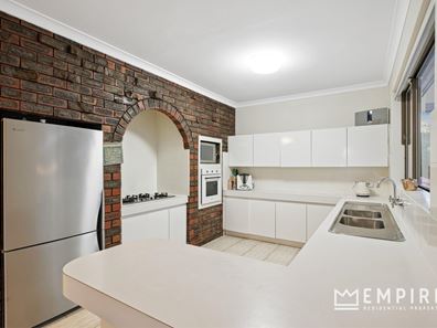 48 Pilgrim Way, Hamilton Hill WA 6163