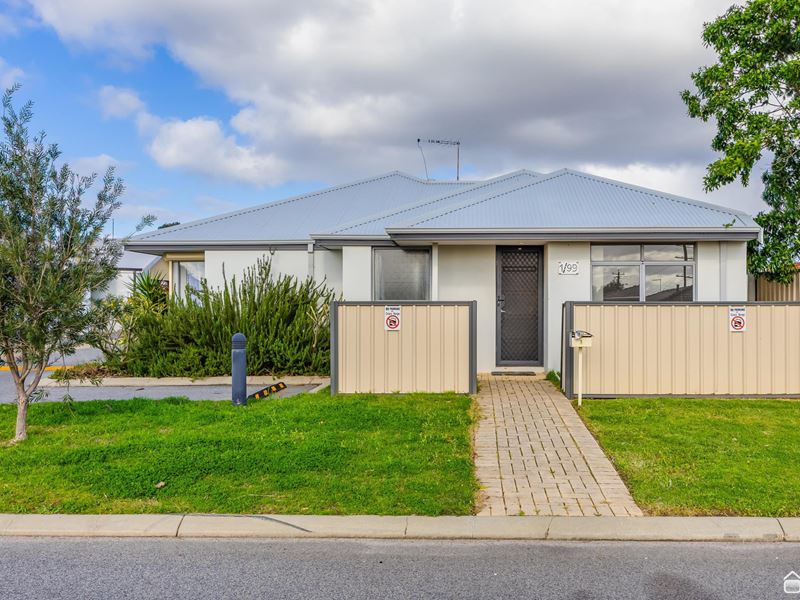 1/99 Lowanna Way, Armadale