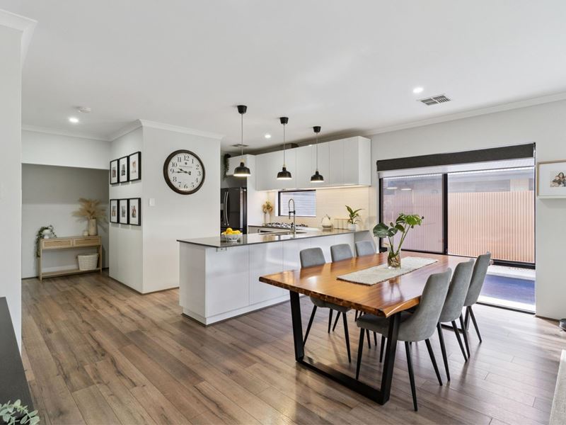 327 Woollcott Avenue, Brabham WA 6055