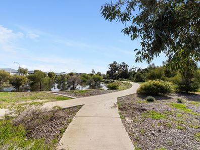 327 Woollcott Avenue, Brabham WA 6055