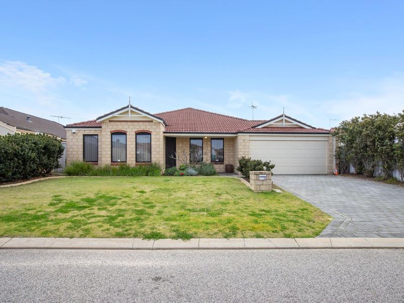 4 Dunns Way, Port Kennedy WA 6172