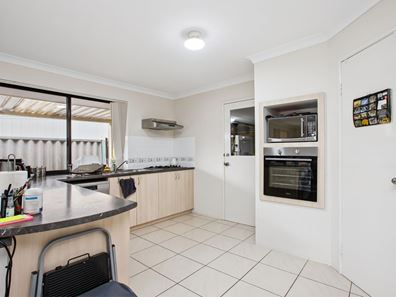 4 Dunns Way, Port Kennedy WA 6172
