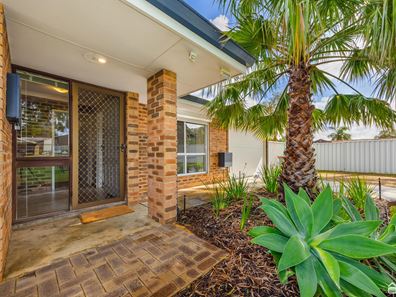 22 Linden Way, Forrestfield WA 6058