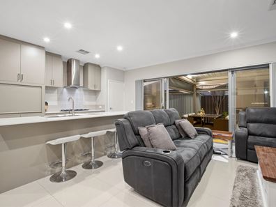 4/591 Rockingham Road, Lake Coogee WA 6166