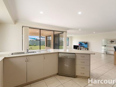 10 Bibbulmun Meander, Ravenswood WA 6208