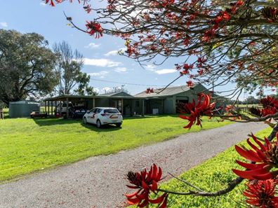 99 River Road, Hopeland WA 6125