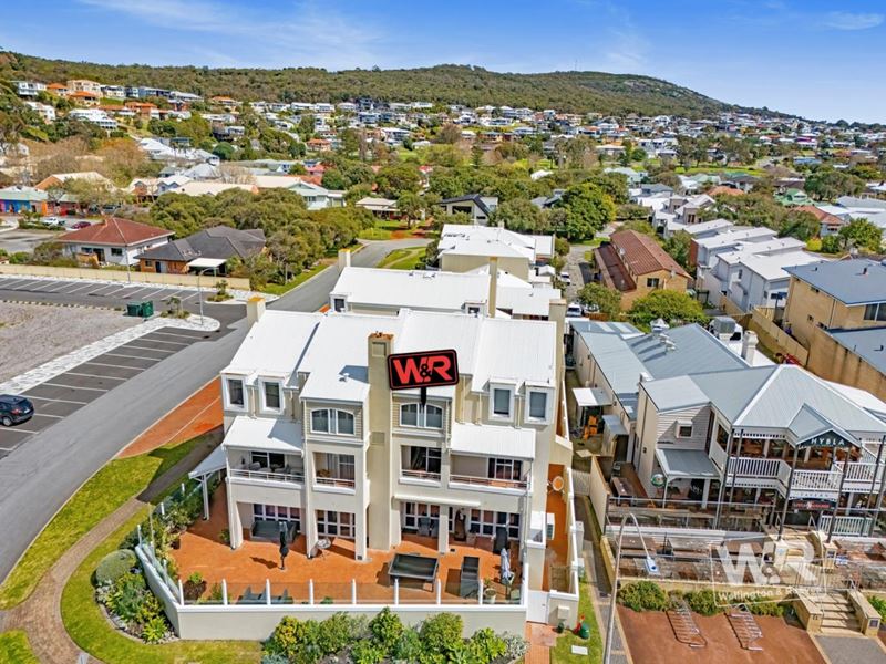 Unit 4/5 Barnett Street, Middleton Beach WA 6330